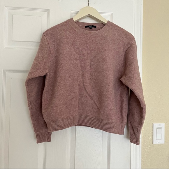 UNIQLO Cropped Crew Neck 🥰 - Picture 2 of 4
